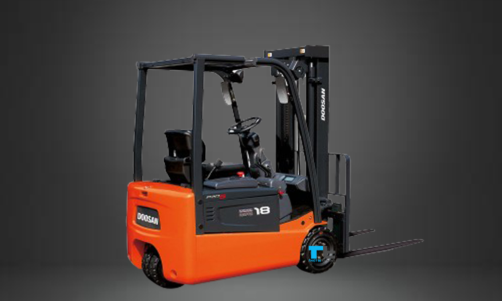 Xe nâng điện 1.8 tấn, 3 bánh, ngồi lái Doosan nhập khẩu Hàn Quốc